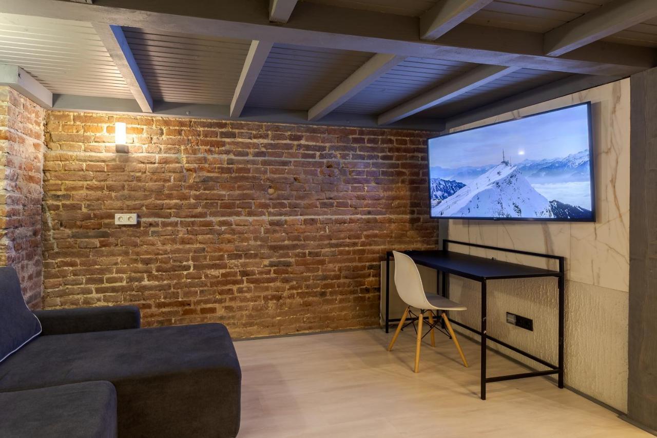 Lesi Apartment With Terrace Liov Exterior foto